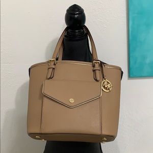 Michael Kors Saffiano Frame Khaki bag
